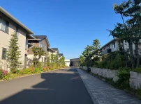 晴れた日のさいたま市周辺の住宅街の風景